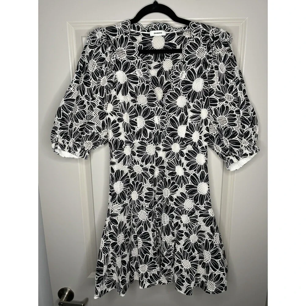 Sandro Audrey Flared Floral Mini Dress Black White Size 40 Short Sleeve V Neck - Picture 3 of 10